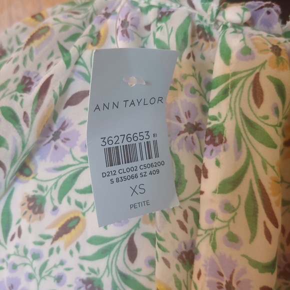 NWT Ann Taylor Green Floral Reglan Flutter Short Sleeve Blouse Top Petite XS - Picture 6 of 9